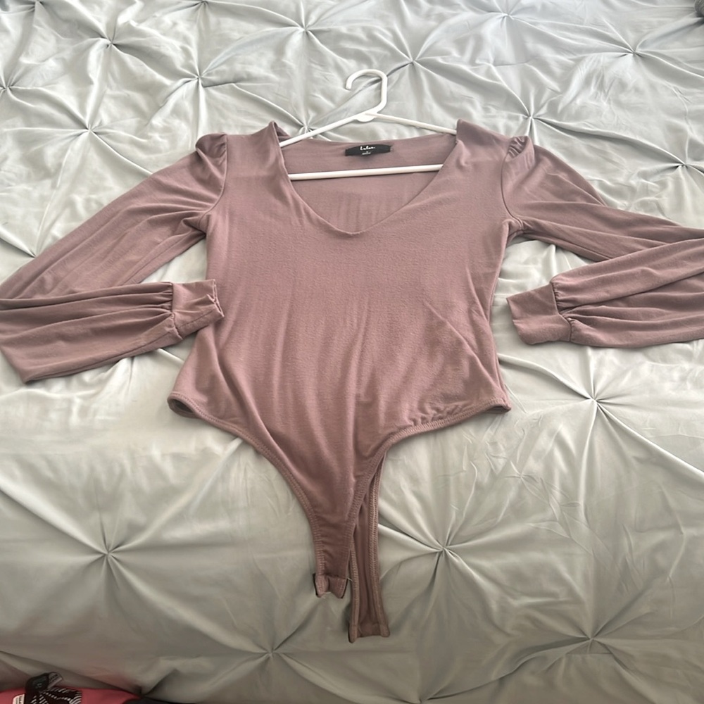 Lulu’s v neck bodysuit